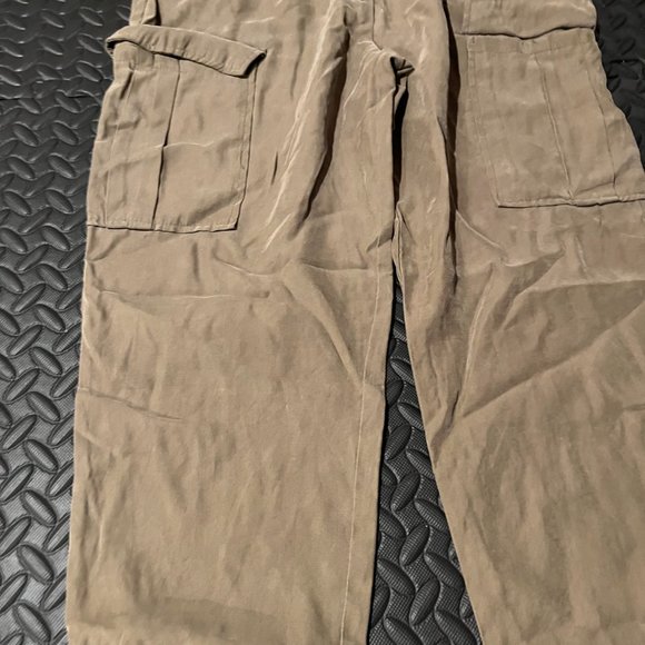 H&M paper bag pants size 4 - Picture 2 of 6